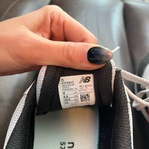 Mens new balance 574 black & red/ Womens size 7.5